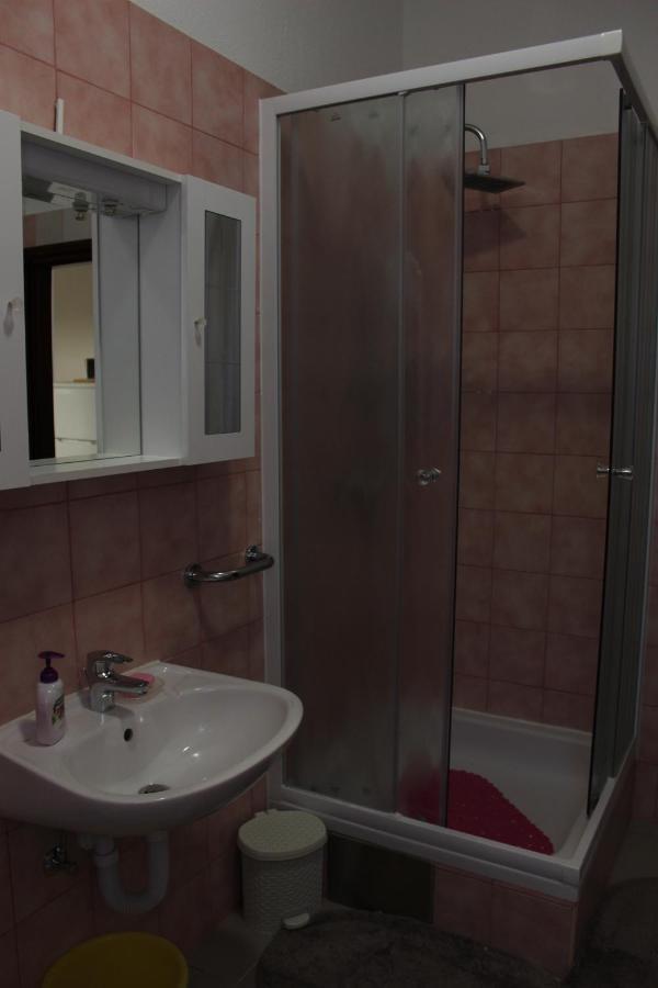 Apartment Mis Floura Rijeka Exteriör bild