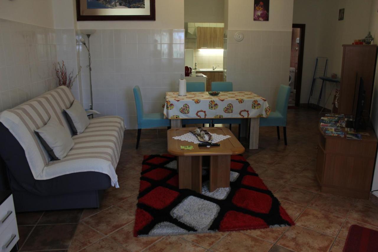Apartment Mis Floura Rijeka Exteriör bild