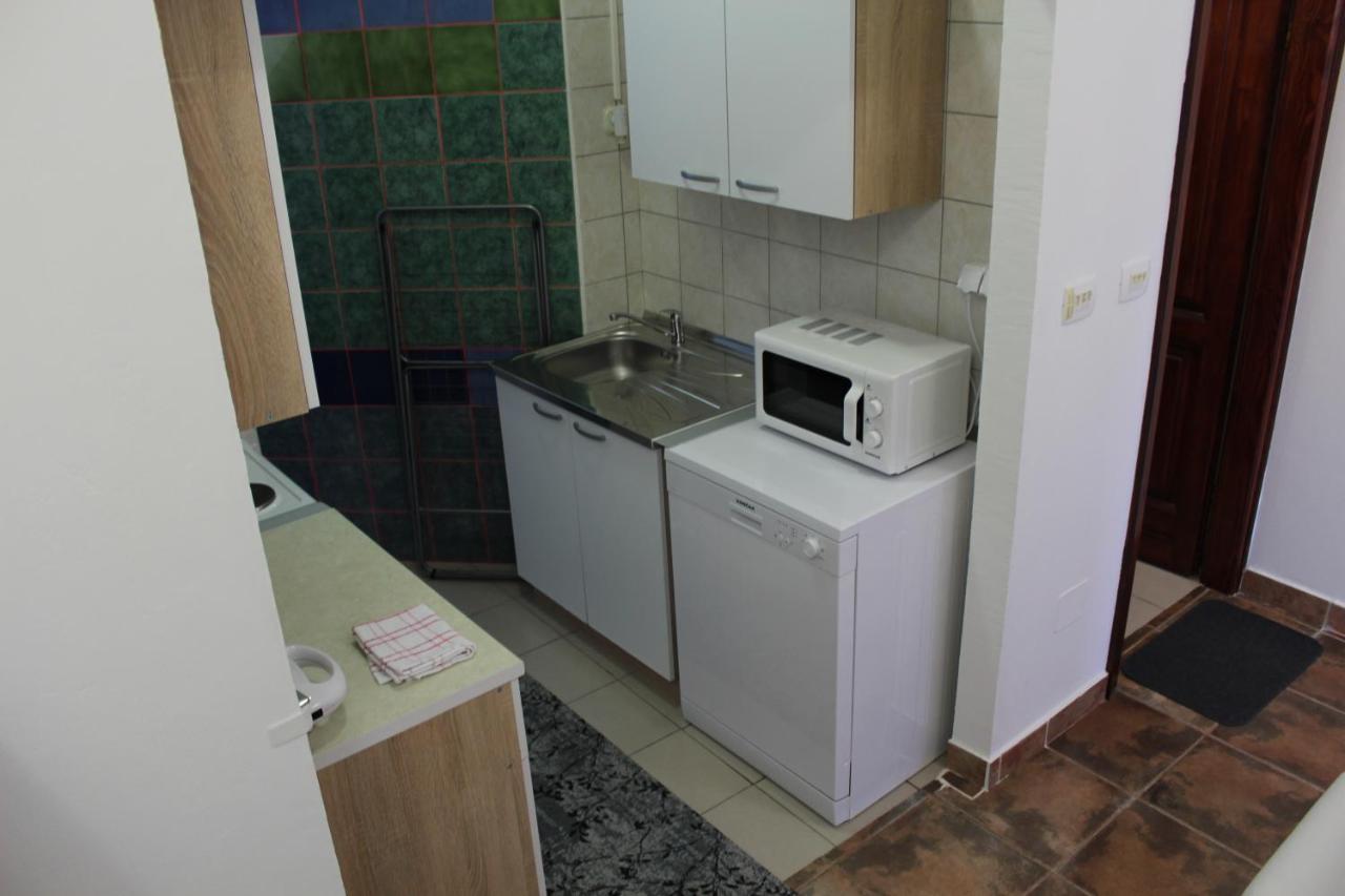 Apartment Mis Floura Rijeka Exteriör bild