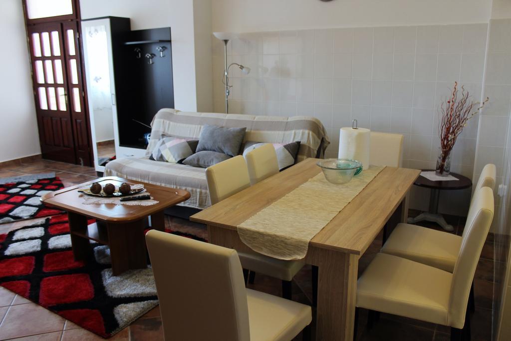 Apartment Mis Floura Rijeka Exteriör bild