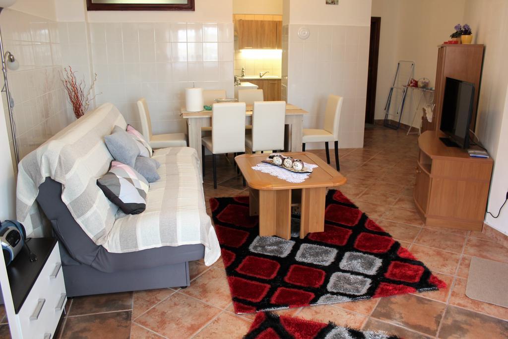 Apartment Mis Floura Rijeka Exteriör bild