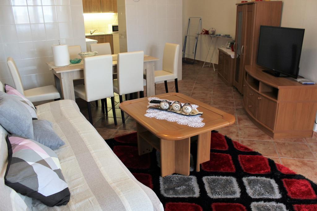 Apartment Mis Floura Rijeka Exteriör bild