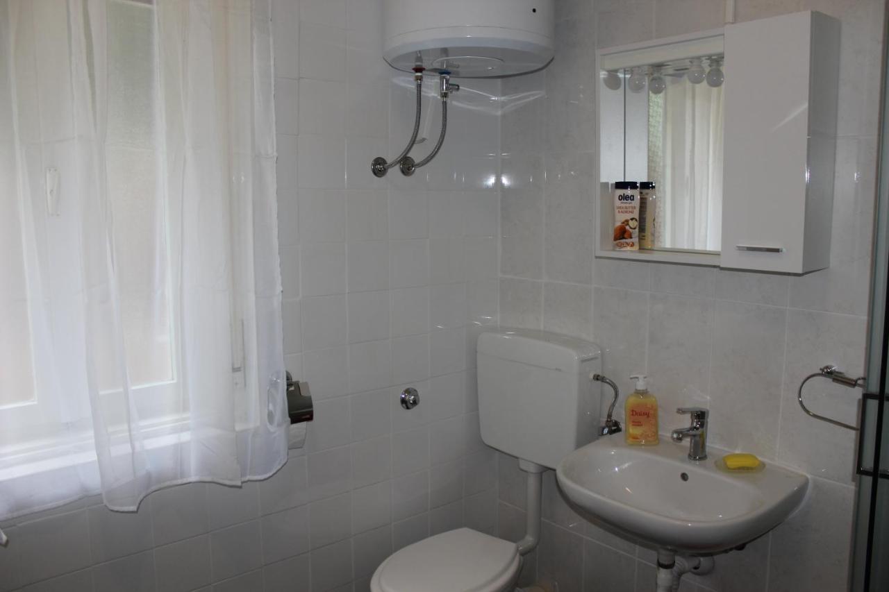 Apartment Mis Floura Rijeka Exteriör bild